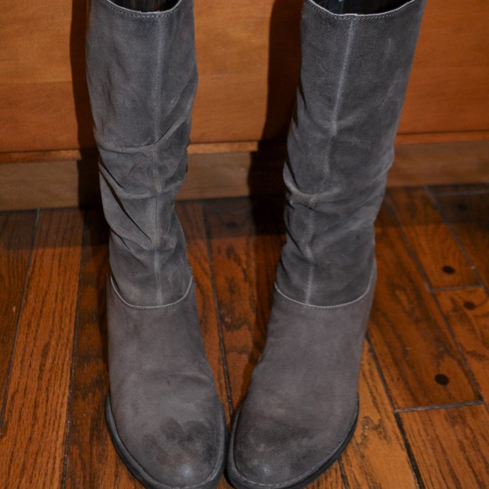 Born Doyle Taupe Gray Griege 7.5M Nubuck Slouch Mid Calf Cowboy Boots Western